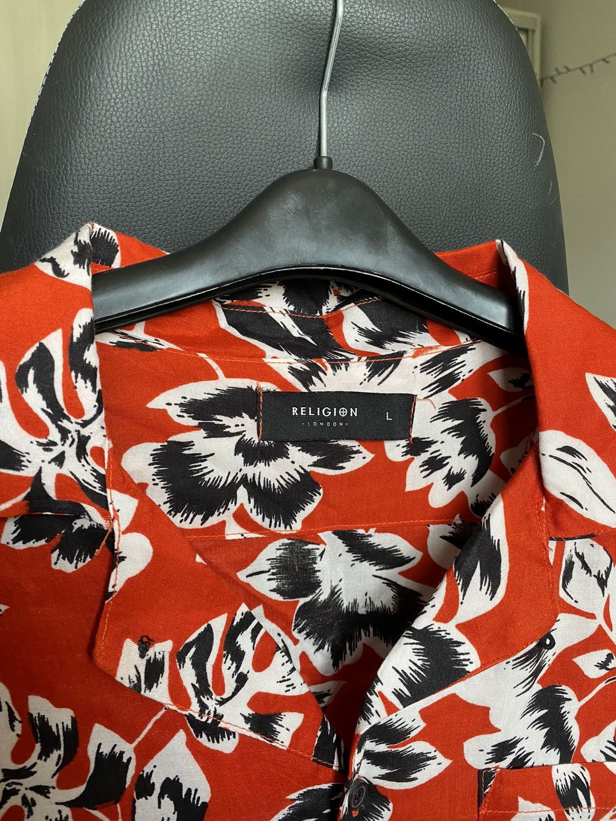 Vintage Religion Hawaiian 🌺 shirt floral over print buttons ups Size US L / EU 52-54 / 3 - 4 Thumbnail
