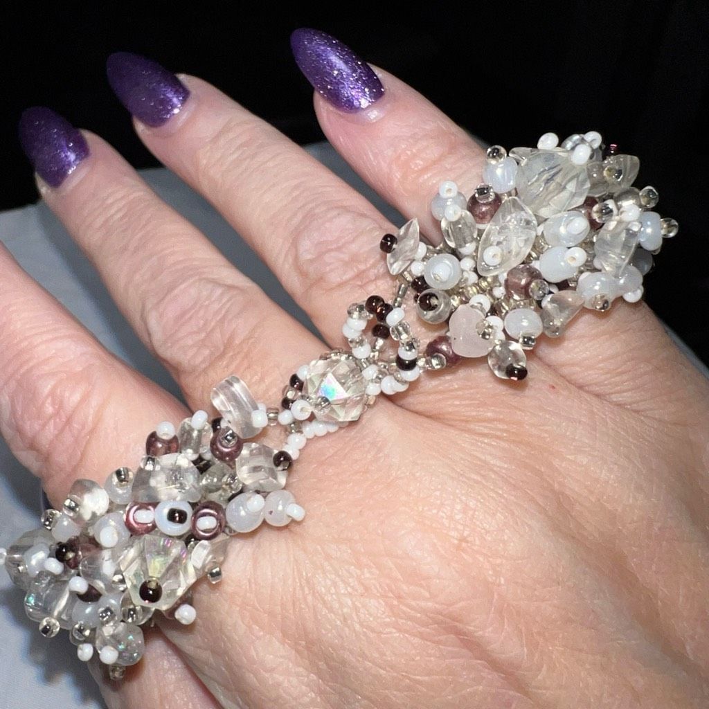 Vintage Vintage Cluster Beaded Loop Closure Bracelet Size ONE SIZE - 5 Thumbnail