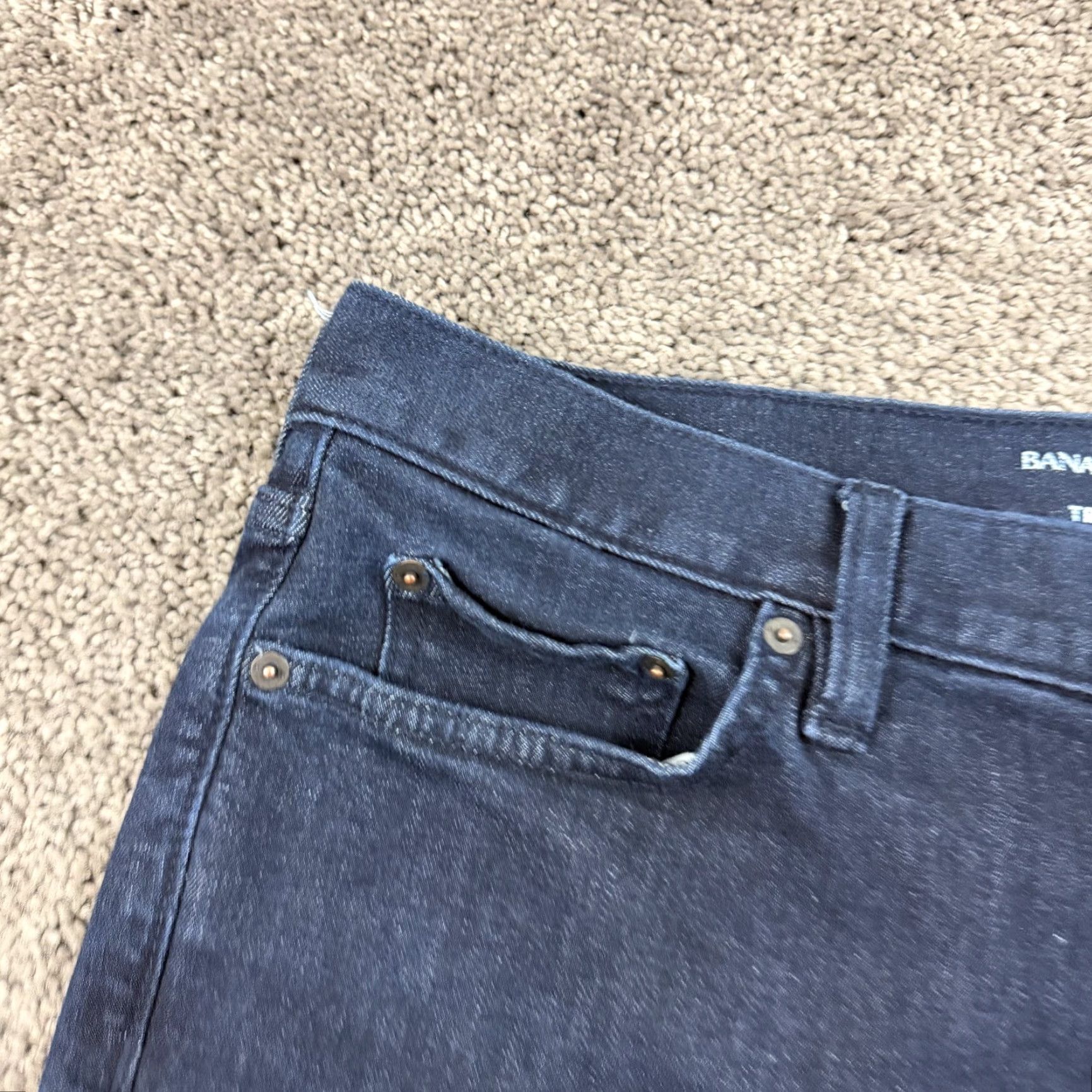 Banana Republic Banana Republic Jeans Men 35 Slim Fit Dark Wash Denim Stretch Low Rise Travel Jeans Slim Straight Mens Blue 32 Inseam 34x30 Pattern Solid Logo Accents Size US 34 / EU 50 - 3 Thumbnail
