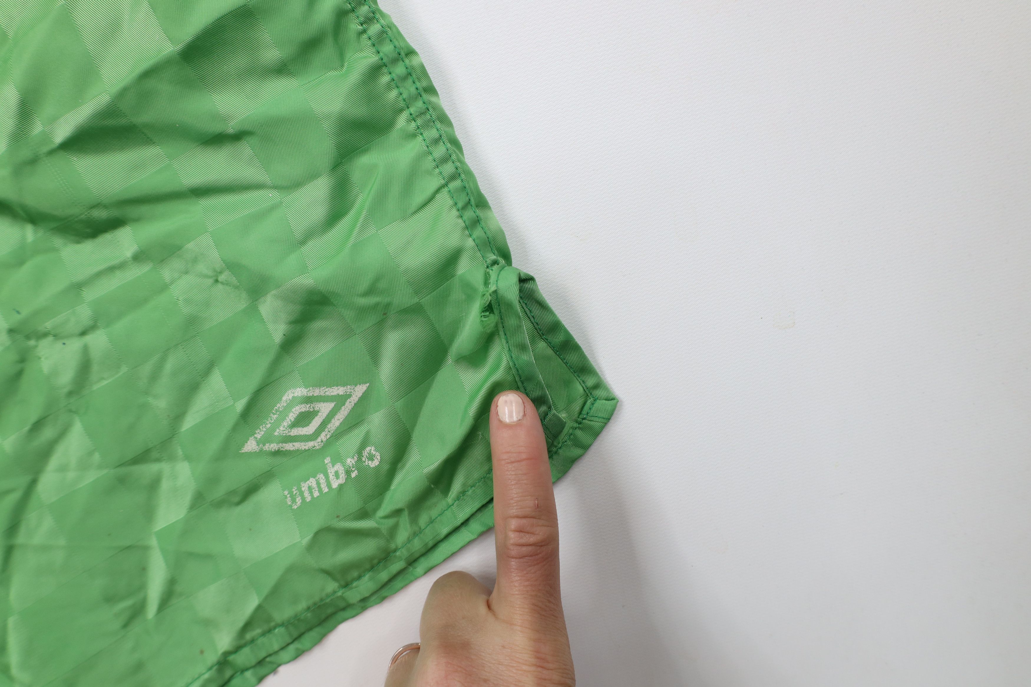 Umbro × Vintage Vintage 90s Umbro Checkered Running Soccer Shorts Green USA Size US 34 / EU 50 - 6 Thumbnail