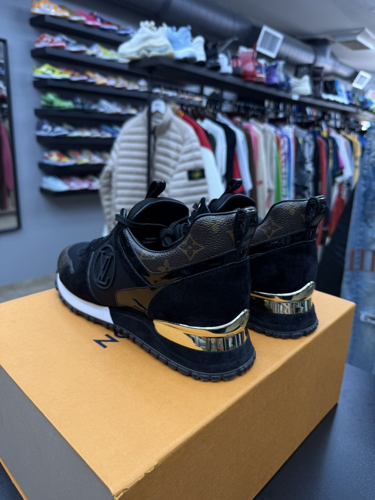 Louis Vuitton Louis Vuitton Run Away Sneaker Black Brown Monogram Size US 8 / EU 41 - 12 Thumbnail