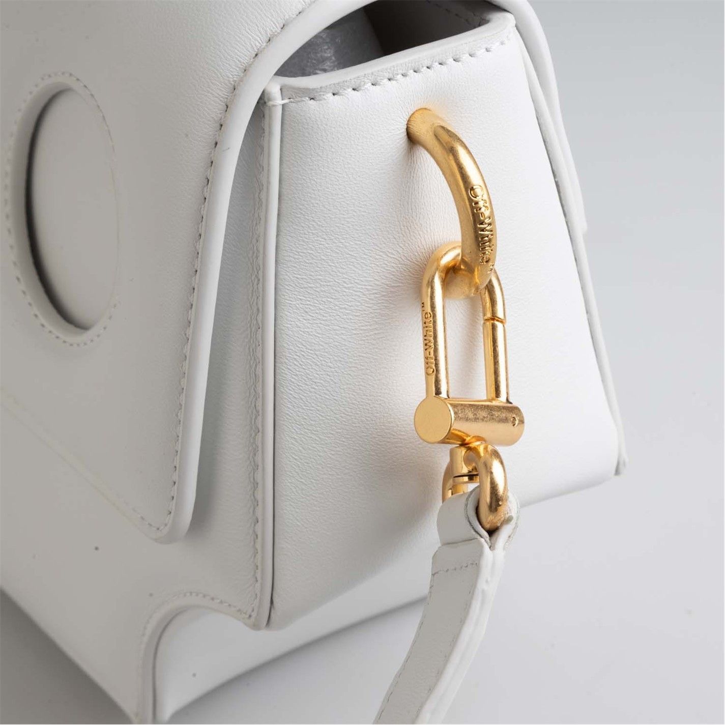 Off-White o1g2r1mq0225 Size: OS / Shoulder Bag in White Size ONE SIZE - 3 Thumbnail