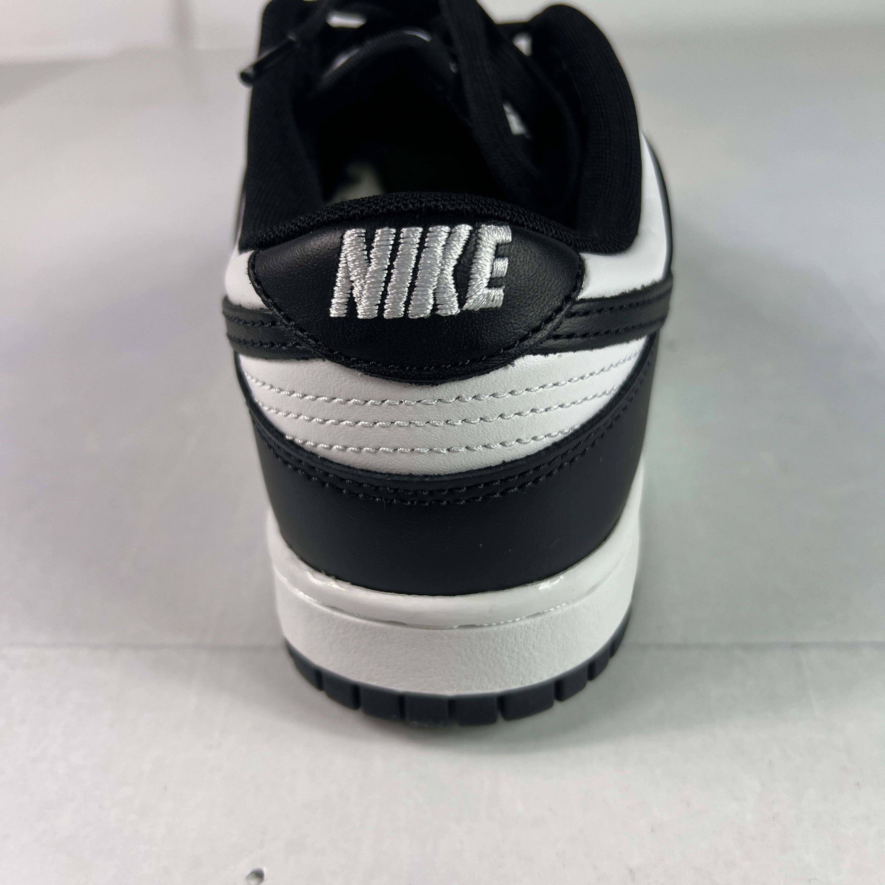 Nike Nike Dunk Low Top Shoes Mens 8 Panda Black & White Sneakers Size US 8 / EU 41 - 5 Thumbnail
