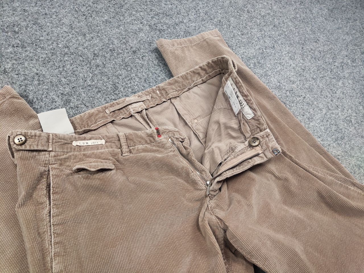 L.B.M. 1911 LBM 1911 Italy Design Beige Corduroy trouser Casual Pants Size US 34 / EU 50 - 13 Thumbnail