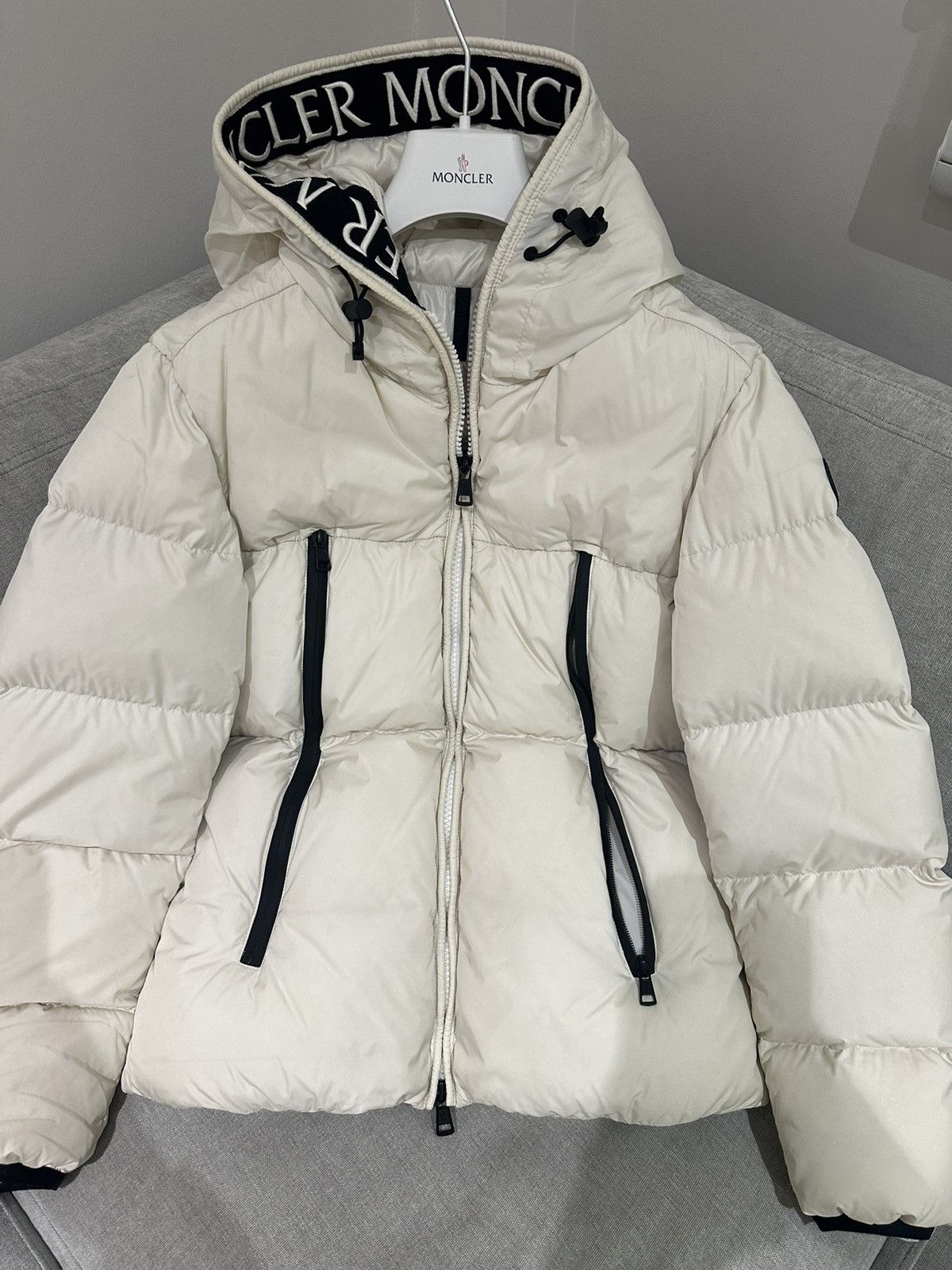 Moncler Moncler white down Parka Jacket Size US S / EU 44-46 / 1 - 2 Thumbnail