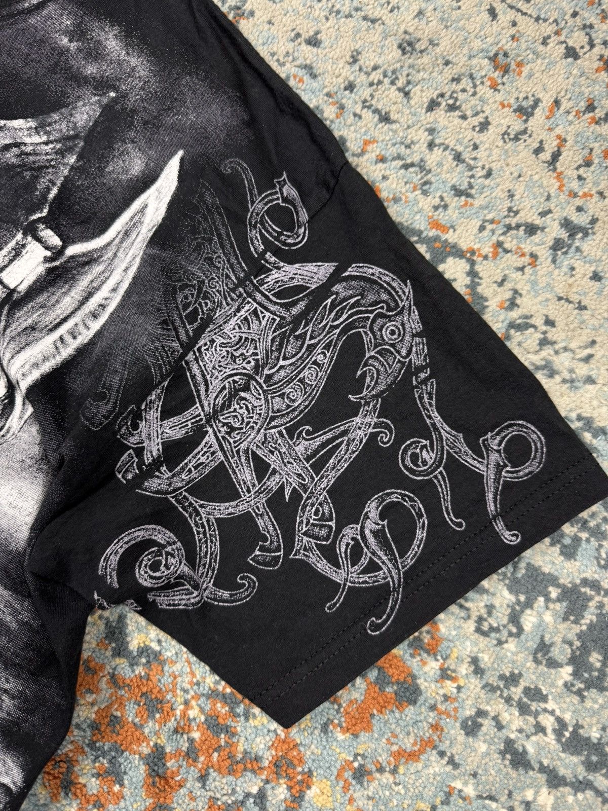 Vintage Vintage 00s crazy Viking all over print tee Size US XL / EU 56 / 4 - 8 Thumbnail