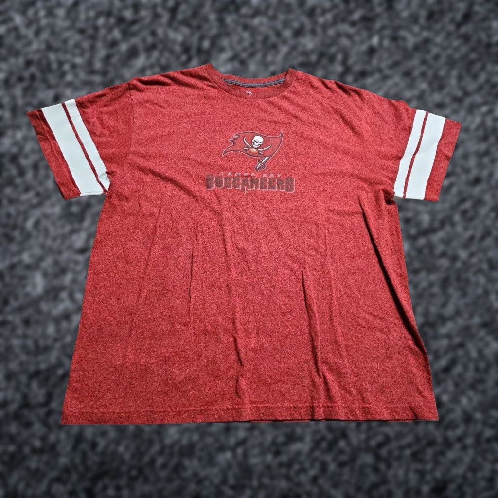 Vintage VINTAGE Tampa Bay Buccaneers Mens T-Shirt 2XL Cotton Short Sleeve Crew Neck Red Graphic Print NFL Football Size US XXL / EU 58 / 5 - 1 Thumbnail