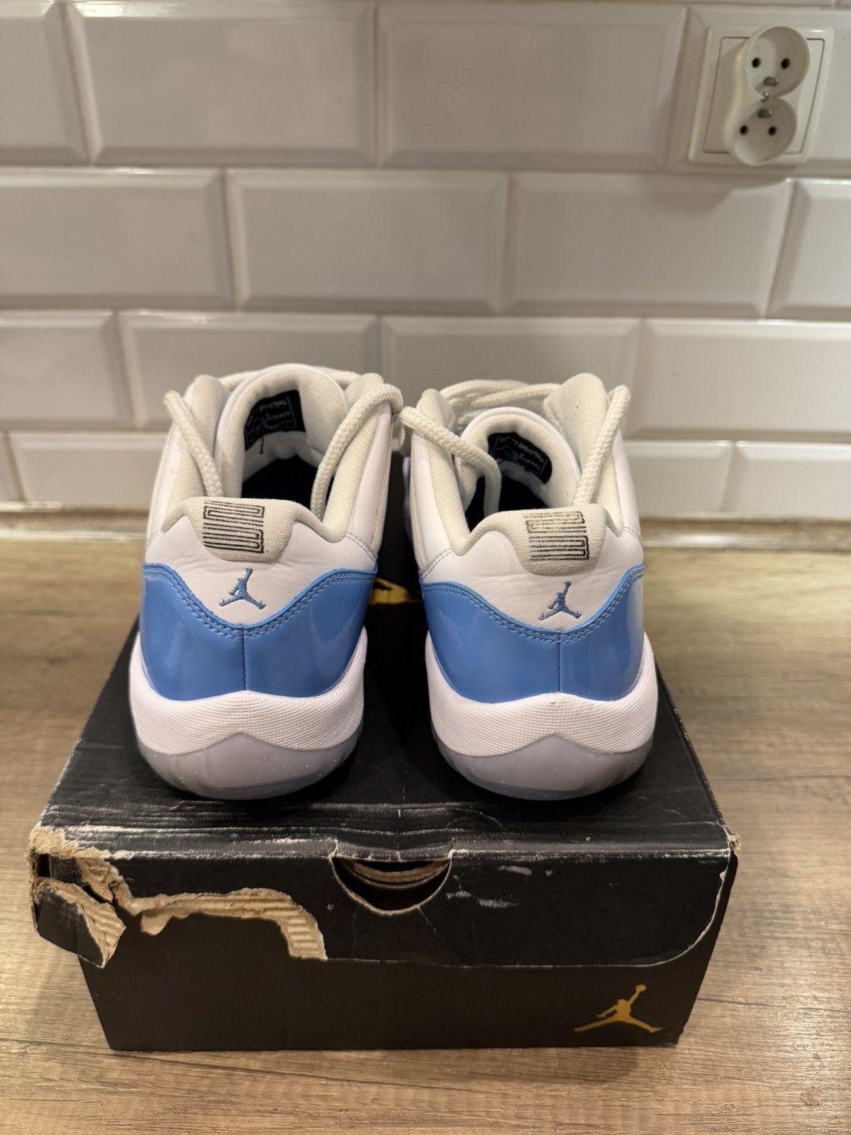 Jordan Brand Jordan 11 Low University Blue UNC Size US 10.5 / EU 43-44 - 2 Thumbnail