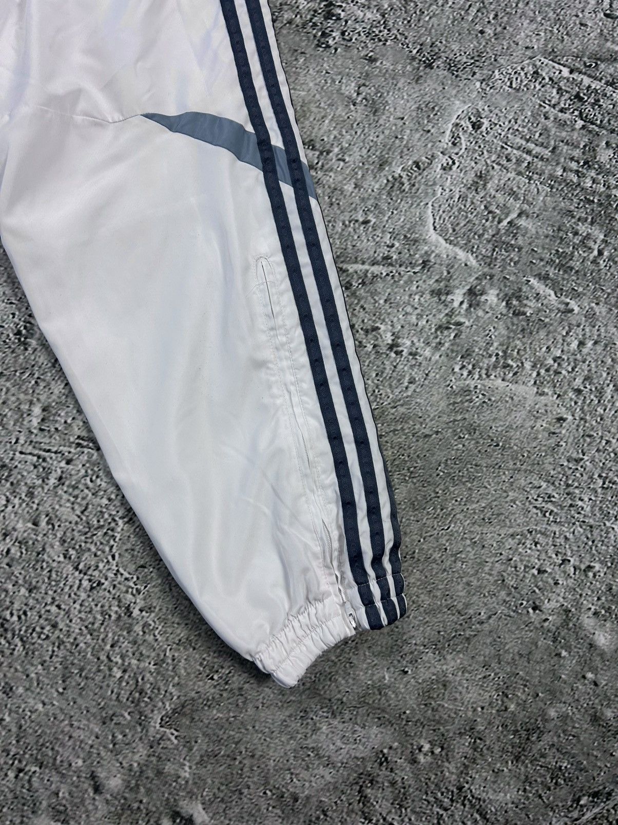 Adidas × Vintage Adidas vintage white track pants small logo 2000s Size US 28 / EU 44 - 6 Thumbnail