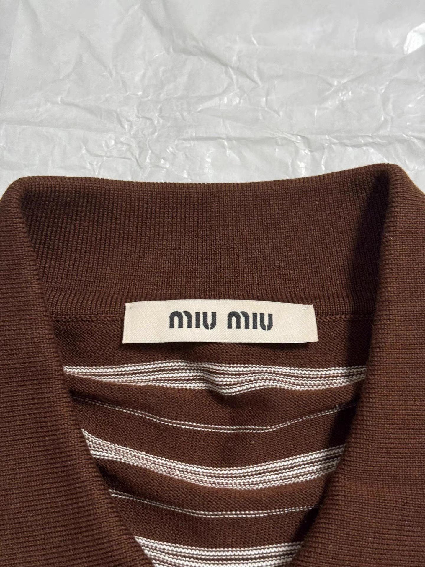 Miu Miu MiuMiu 24ss Runway Silk Polo Short Sleeve K6 Size XS / US 0-2 / IT 36-38 - 2 Thumbnail