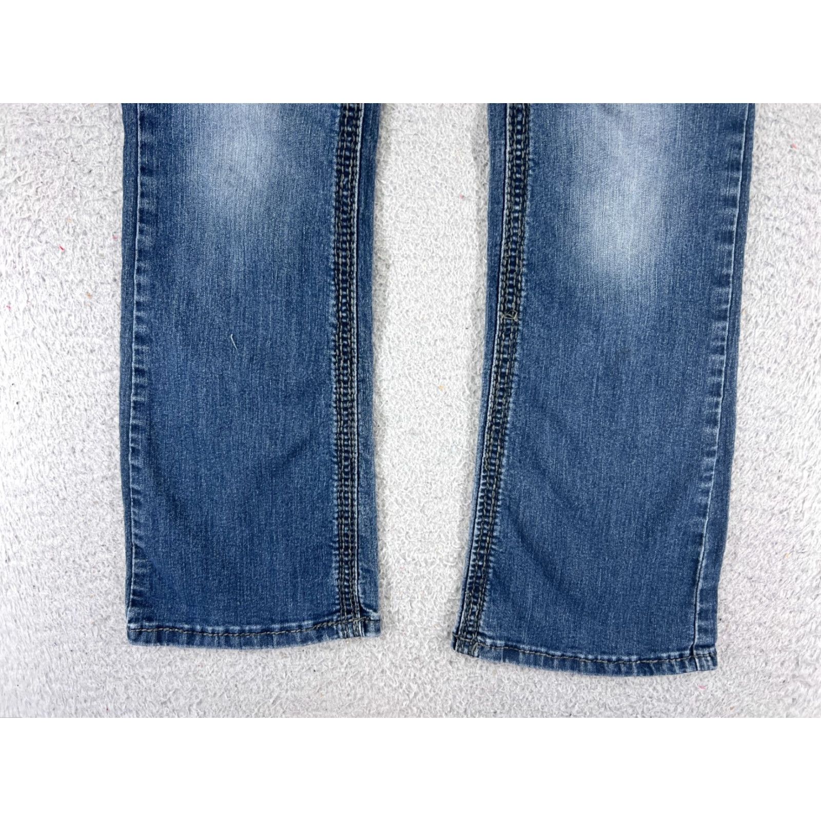 Vintage Maurices Jeans Womens 26x28 Blue Denim Bootcut Western Embroidered 26 Waist 28 Inseam Cotton Blend Regular Size 1 Hat? No. Size 25" / US 0 / IT 36 - 2 Thumbnail