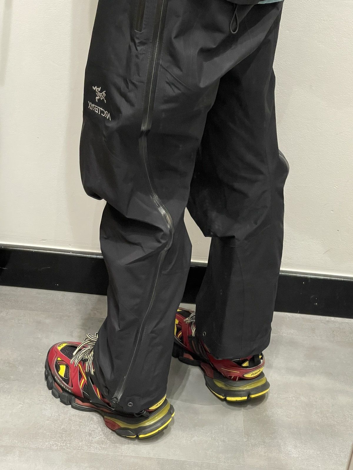 Arc'teryx Arc'Teryx Beta AR Technical Full Zipped Black Ski Pants Size US 32 / EU 48 - 9 Thumbnail