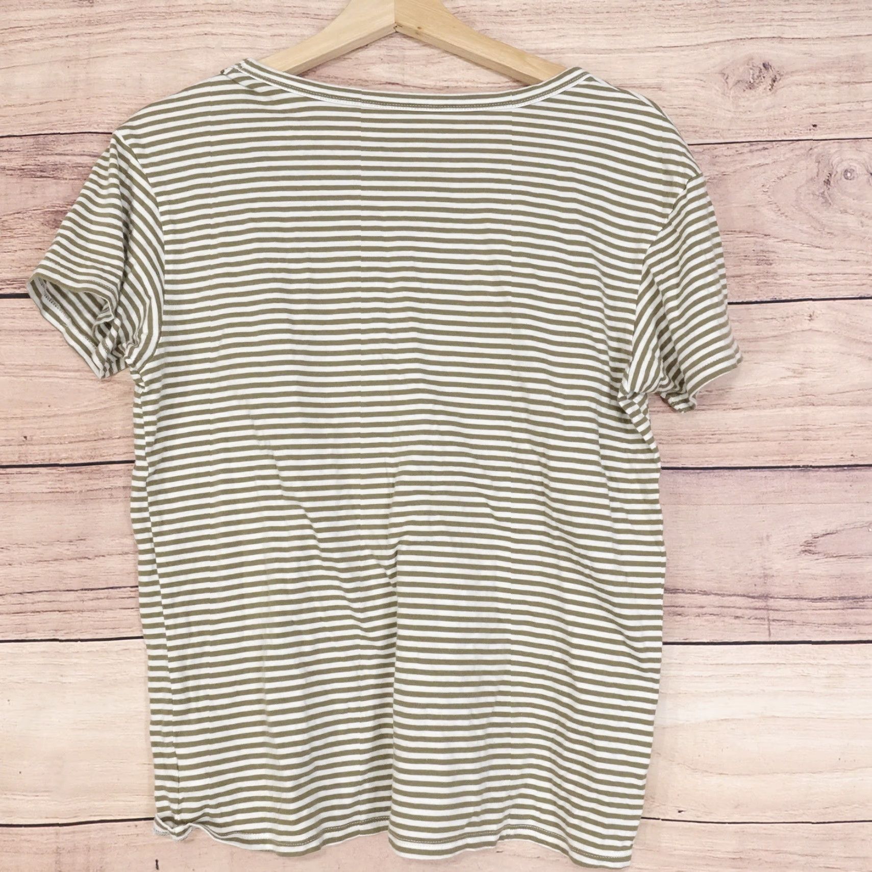 American Eagle Outfitters AMERICAN EAGLE Short Sleeve Striped V-Neck T-Shirt Womens Size S Green White Casual Size S / US 4 / IT 40 - 3 Thumbnail