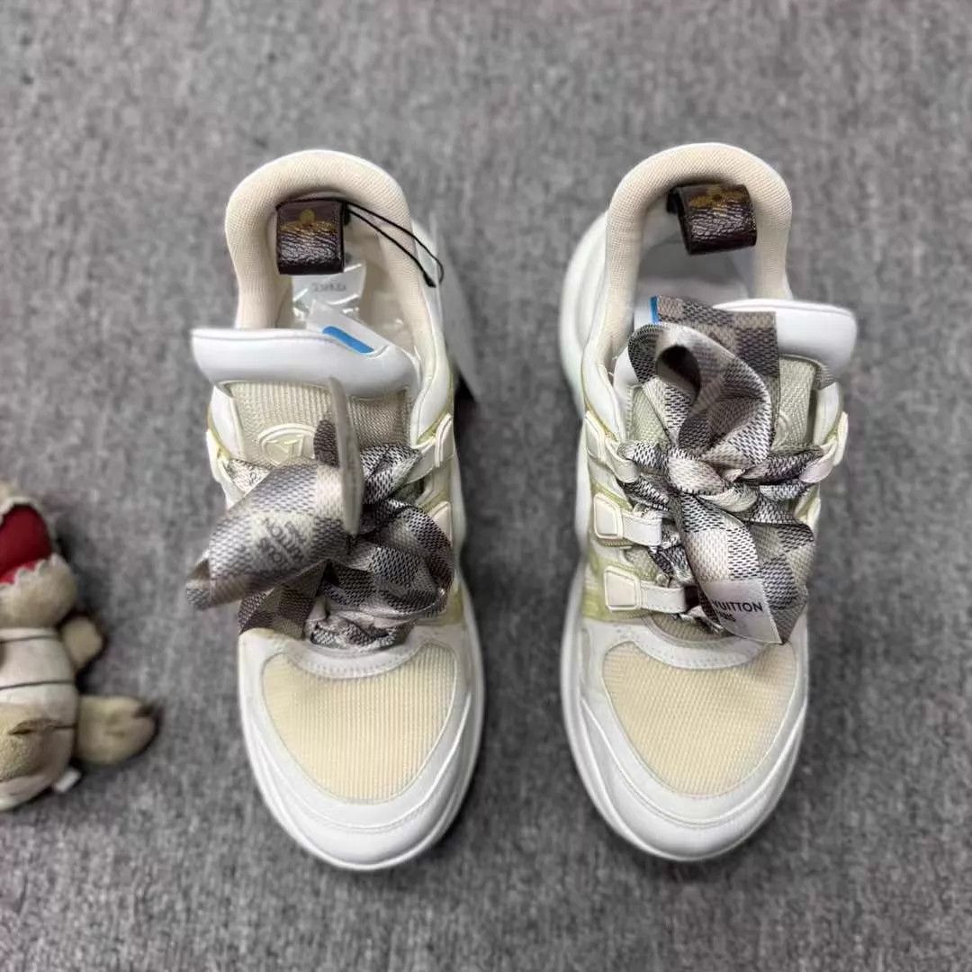 Louis Vuitton Louis Vuitton Bow Detail Dad Sneaker Women's 37 Size US 6.5 / IT 36.5 - 4 Thumbnail
