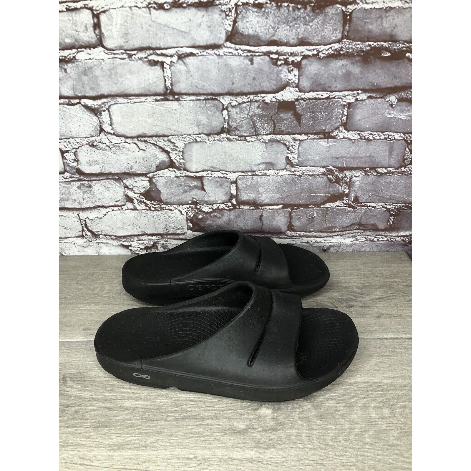 Other OOFOS Black Rubber Lightweight Recovery Slides Sandals Women Size US 10 / IT 40 - 13 Thumbnail