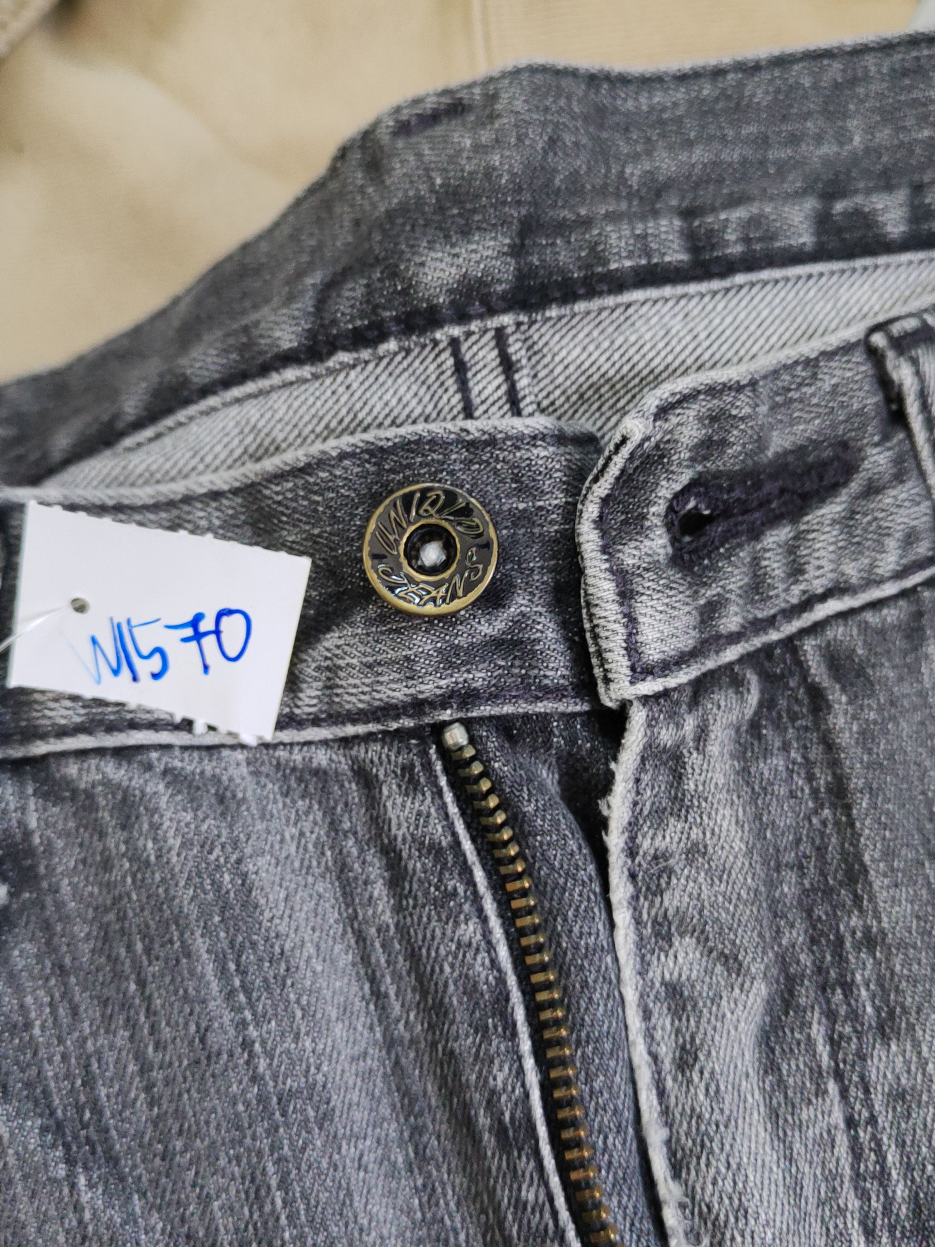 Japanese Brand Uniqlo Black Distressed Ripped Jeans #W1570 Size US 31 - 16 Thumbnail