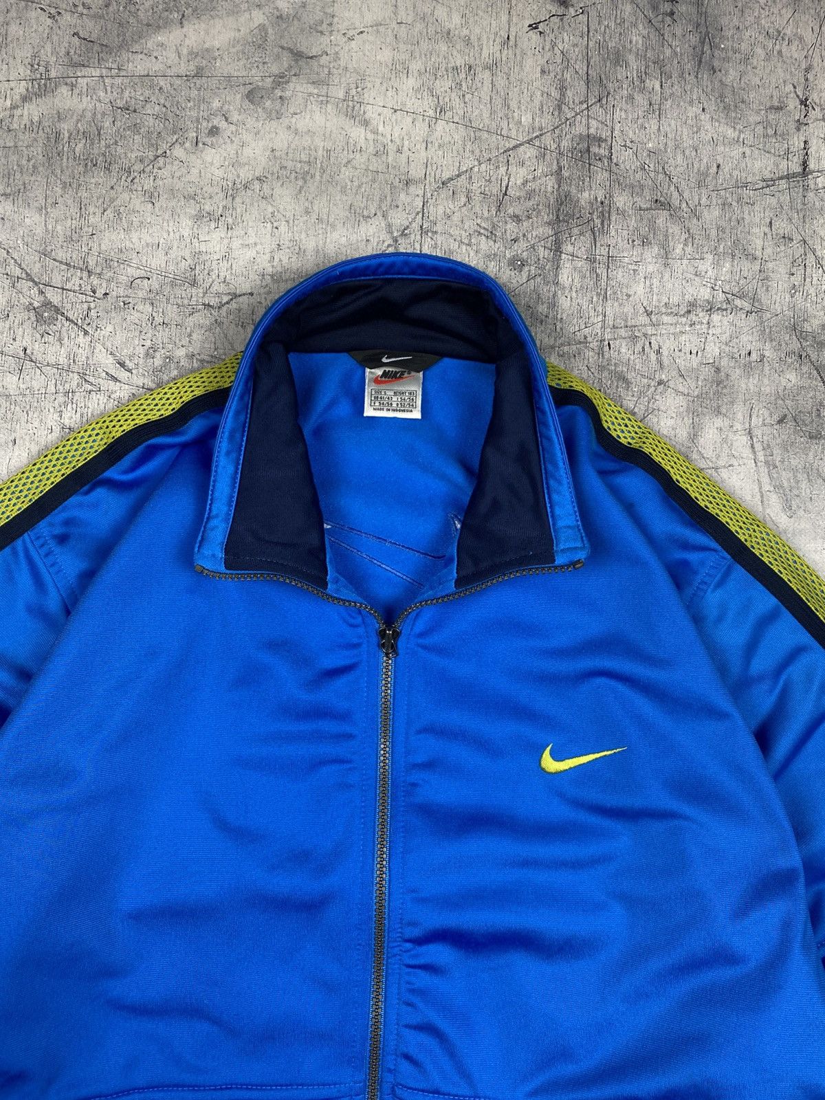 Nike Vintage Nike Track Jacket Big Swoosh Full Zip Y2K Size US L / EU 52-54 / 3 - 5 Thumbnail