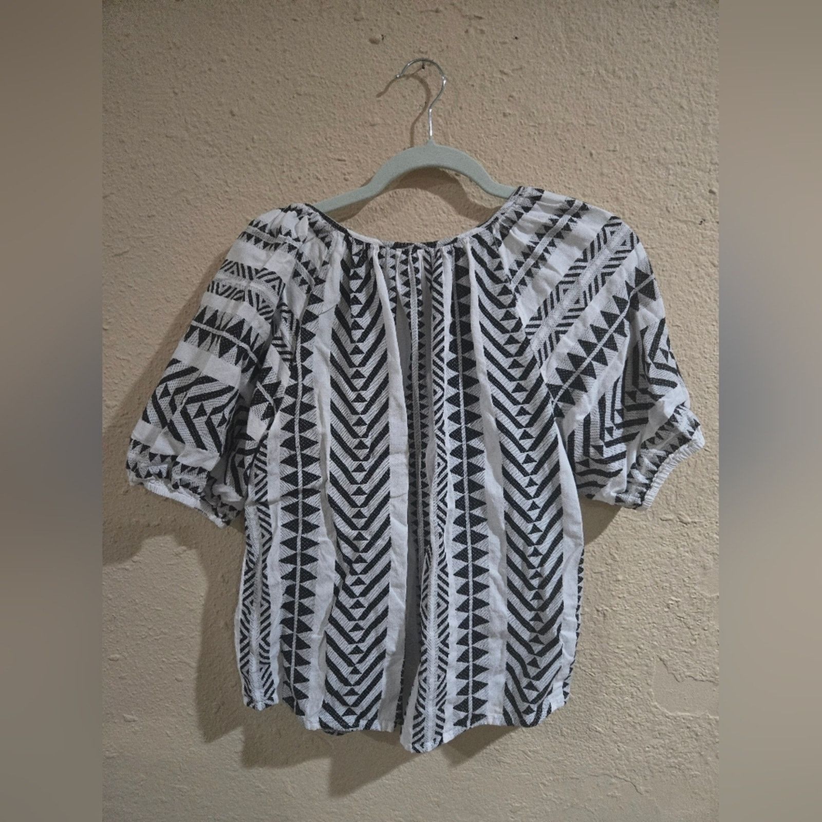 Velvet Velvet by Graham & Spencer Zaria Aztec Top, Black White, M Size M / US 6-8 / IT 42-44 - 2 Thumbnail