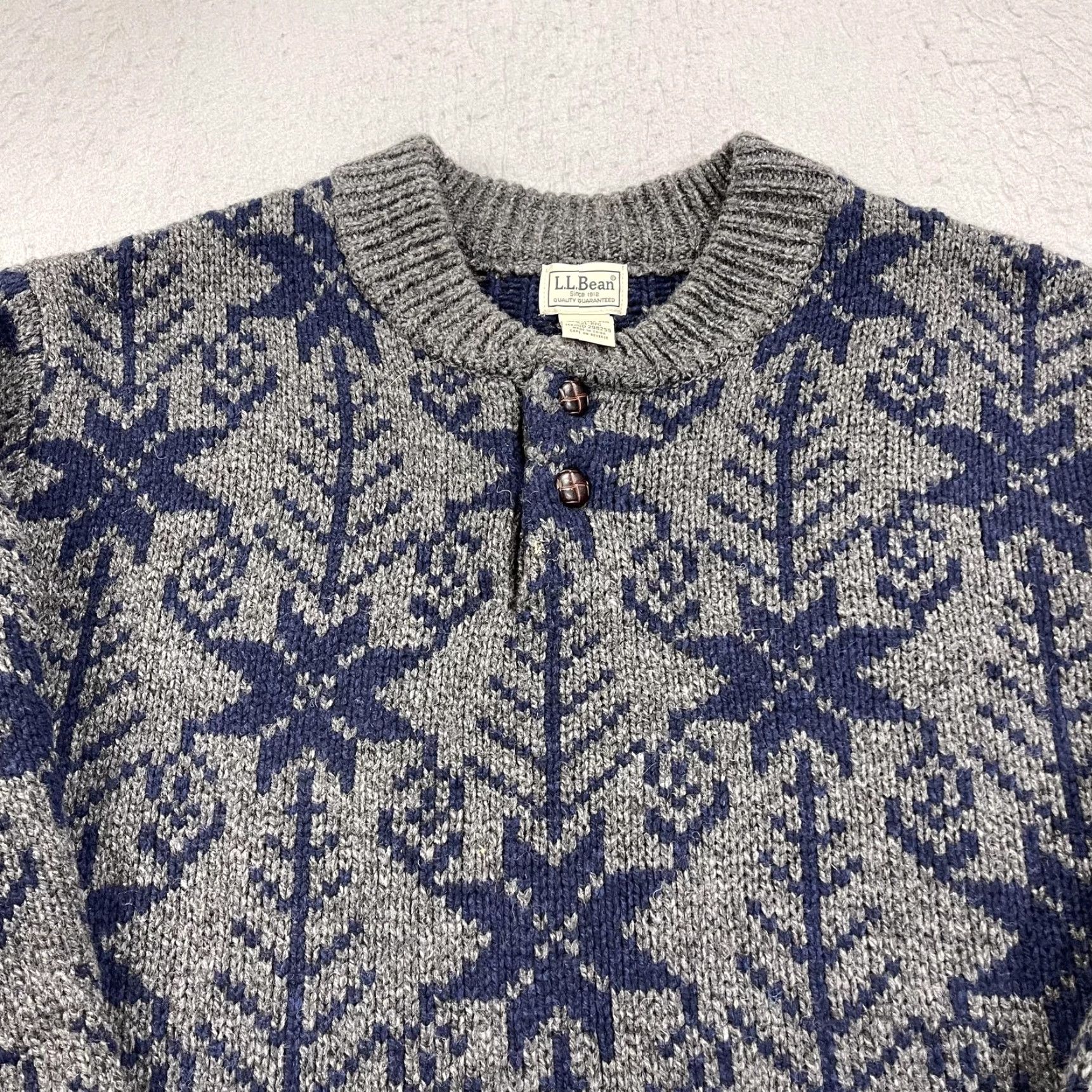 Vintage VINTAGE LL Bean Sweater Mens 2XL Gray Lambswool Henley Fair Isle Ragg Wool Ski Snow Size US XXL / EU 58 / 5 - 2 Thumbnail