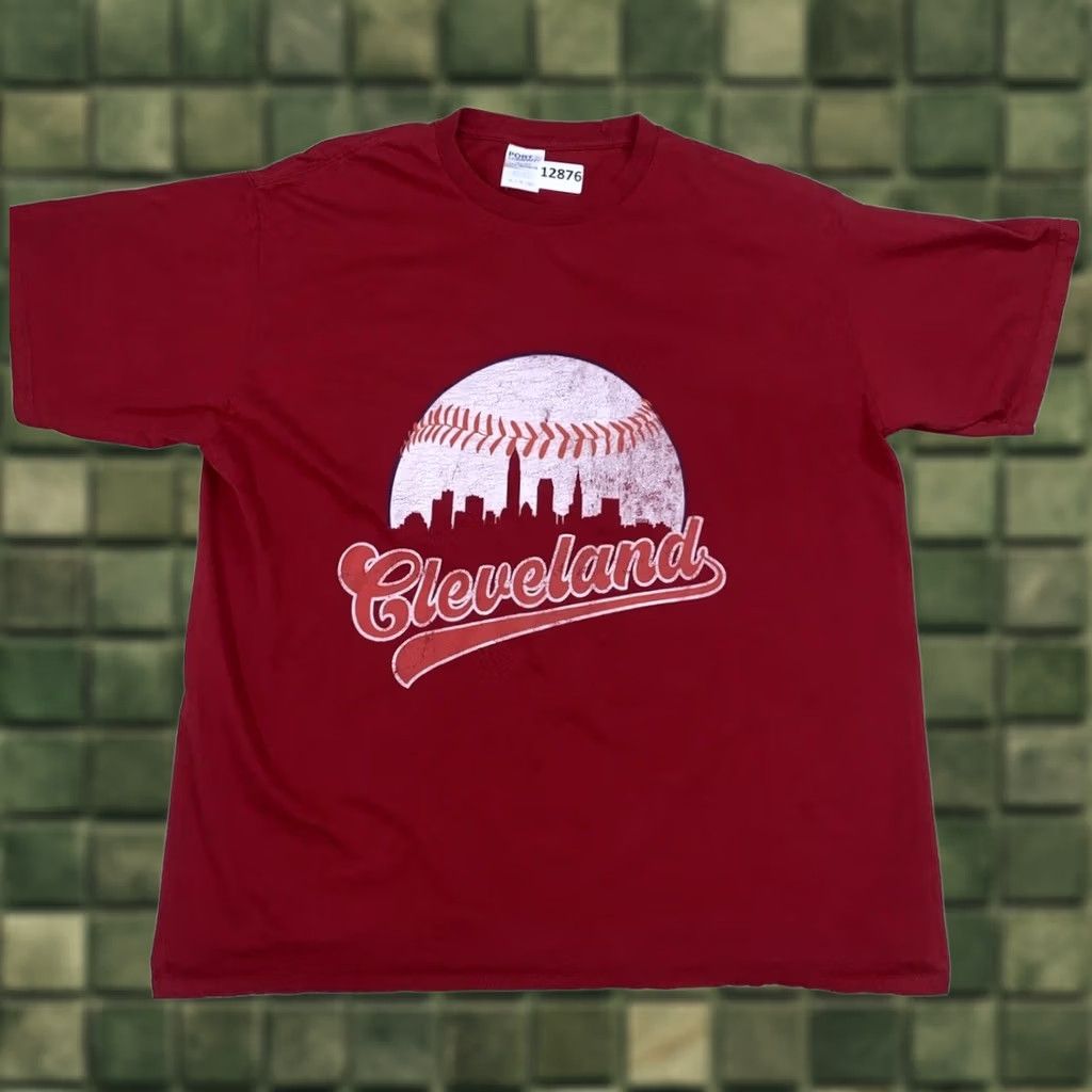 Vintage VINTAGE Cleveland Baseball T-Shirt Red XL Mens Y2K Distressed Graphic 2000s Crew Neck Short Sleeve Cotton Blend Nike Size US XL / EU 56 / 4 - 1 Thumbnail