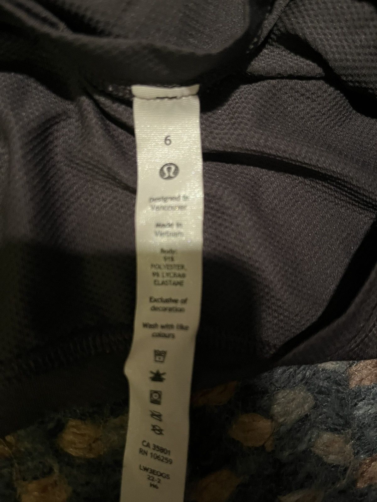Lululemon Lululemon Women’s Black Short Sleeve Tee - size 6 Size M / US 6-8 / IT 42-44 - 7 Thumbnail