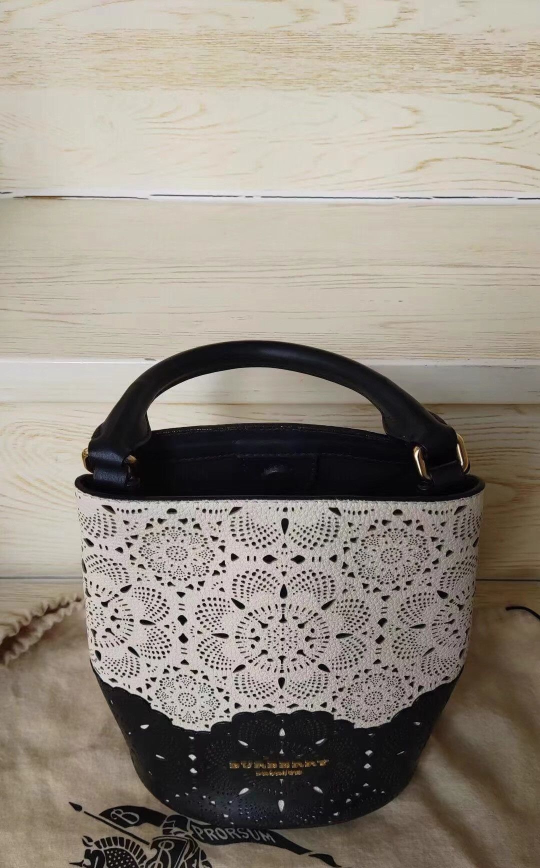 Burberry BURBERRY Bucket Handbag & Shoulder Bag K31 Size ONE SIZE - 5 Thumbnail