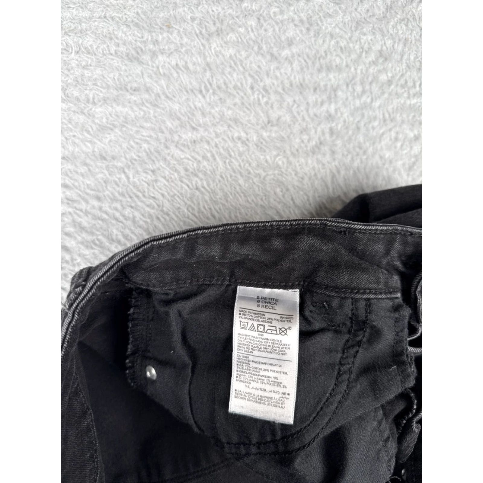 Old Navy VINTAGE? No — Old Navy Jeans Skinny Denim 5-Pocket Mid Rise Black Women’s 12 Regular 32x25 Cotton Blend 90s Retro Designer Womens Jeans Size 34" / US 12 / IT 48 - 7 Thumbnail
