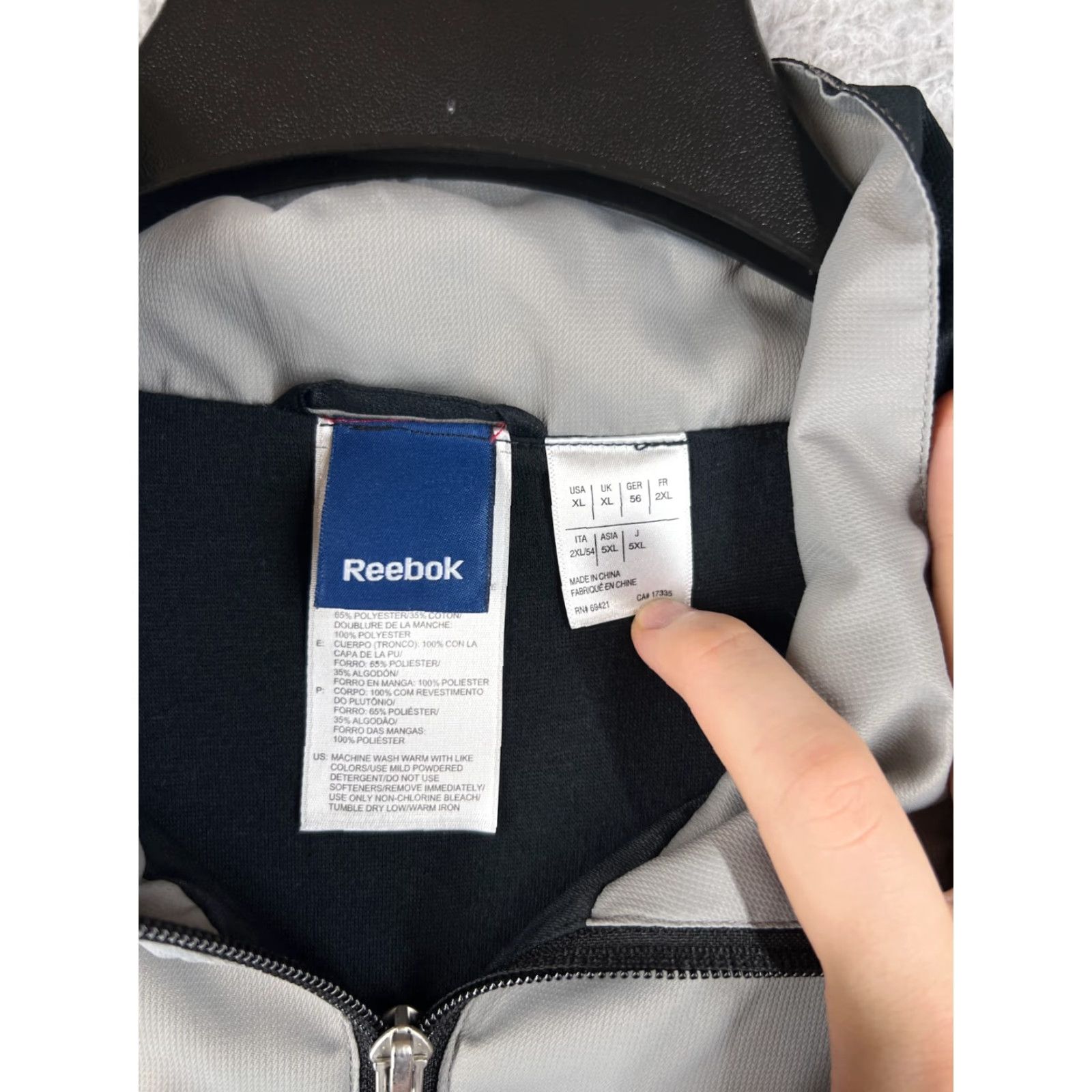 Reebok VINTAGE REEBOK Jacket Shirt Mens L Gray Black Windbreaker Full Zip Pockets Poly Shell Athletic Size US L / EU 52-54 / 3 - 7 Thumbnail