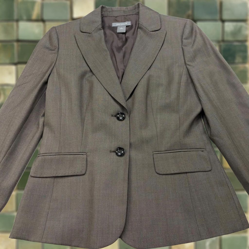 Ann Taylor Ann Taylor Brown Womens Wool Blend Two Button Blazer Jacket Size 4 Mid-Length Button Closure Wool Outer Shell Knit Fabric Size S / US 4 / IT 40 - 1 Thumbnail