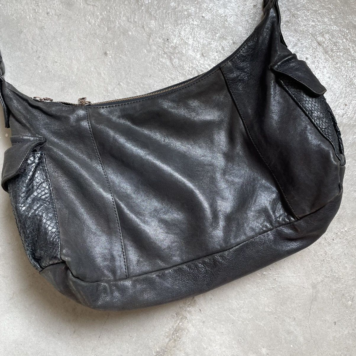 Japanese Brand RIRI ZIPPER 🇮🇹 leather sling bag messenger bag Size ONE SIZE - 2 Thumbnail
