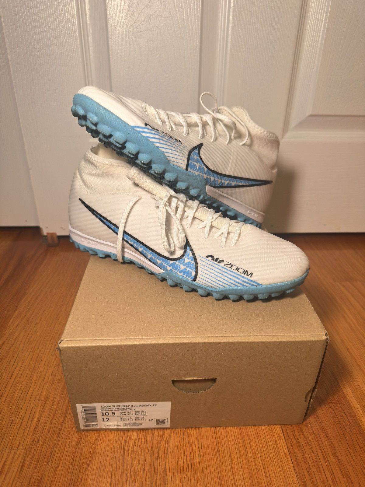 Nike NIKE ZOOM SUPERFLY 9 ACADEMY TF Size US 10.5 / EU 43-44 - 1 Thumbnail