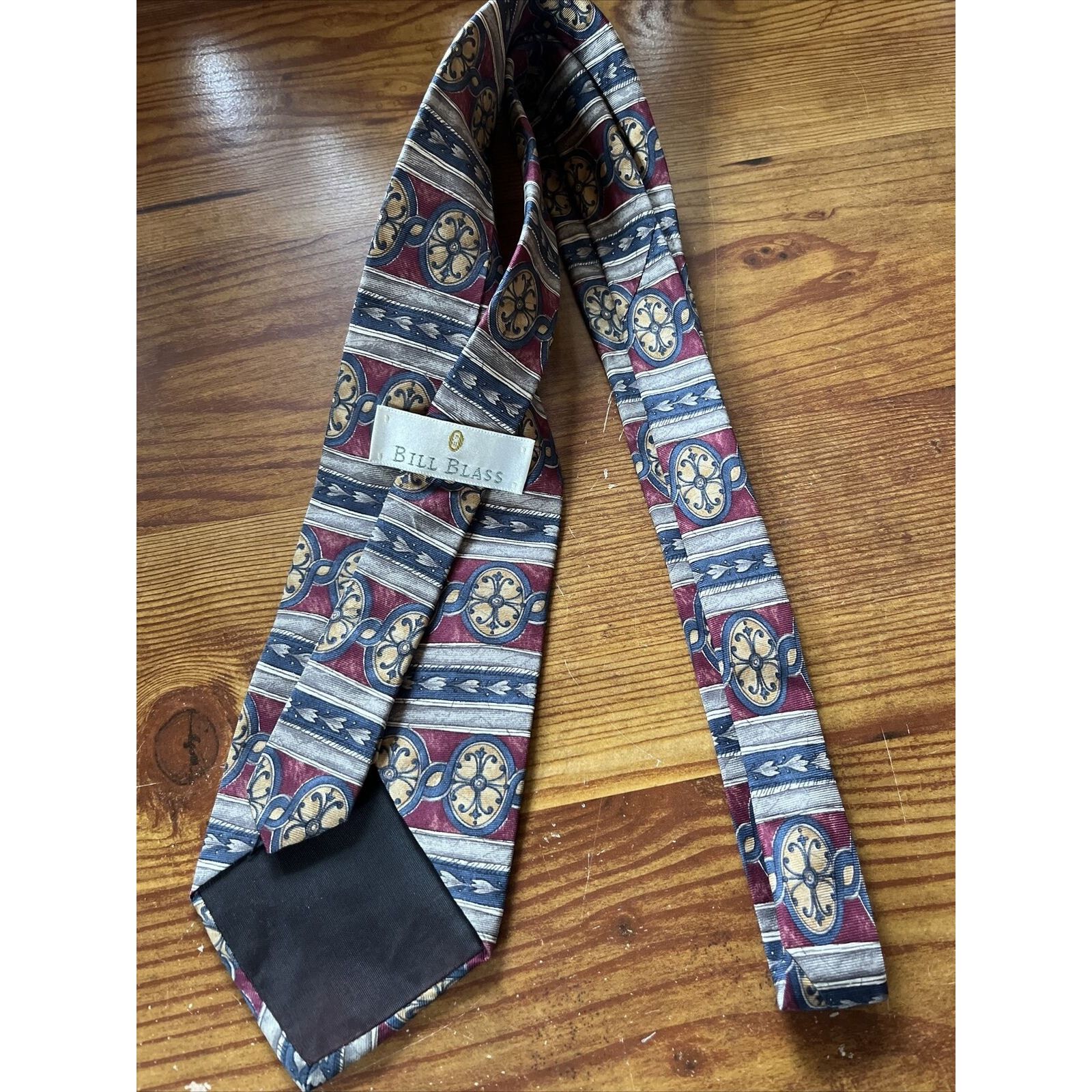 Bill Blass Vintage Bill Blass tie Men’s red blue abstract silk necktie Size ONE SIZE - 2 Thumbnail