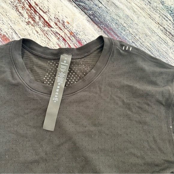Lululemon Lululemon Women’s Black Long-Sleeve Performance Top Size M / US 6-8 / IT 42-44 - 6 Thumbnail