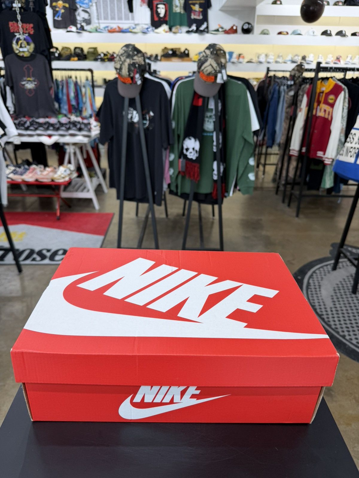 Nike Nike Dunk High Championship Red Size 8.5 (2022) Size US 8.5 / EU 41-42 - 14 Thumbnail