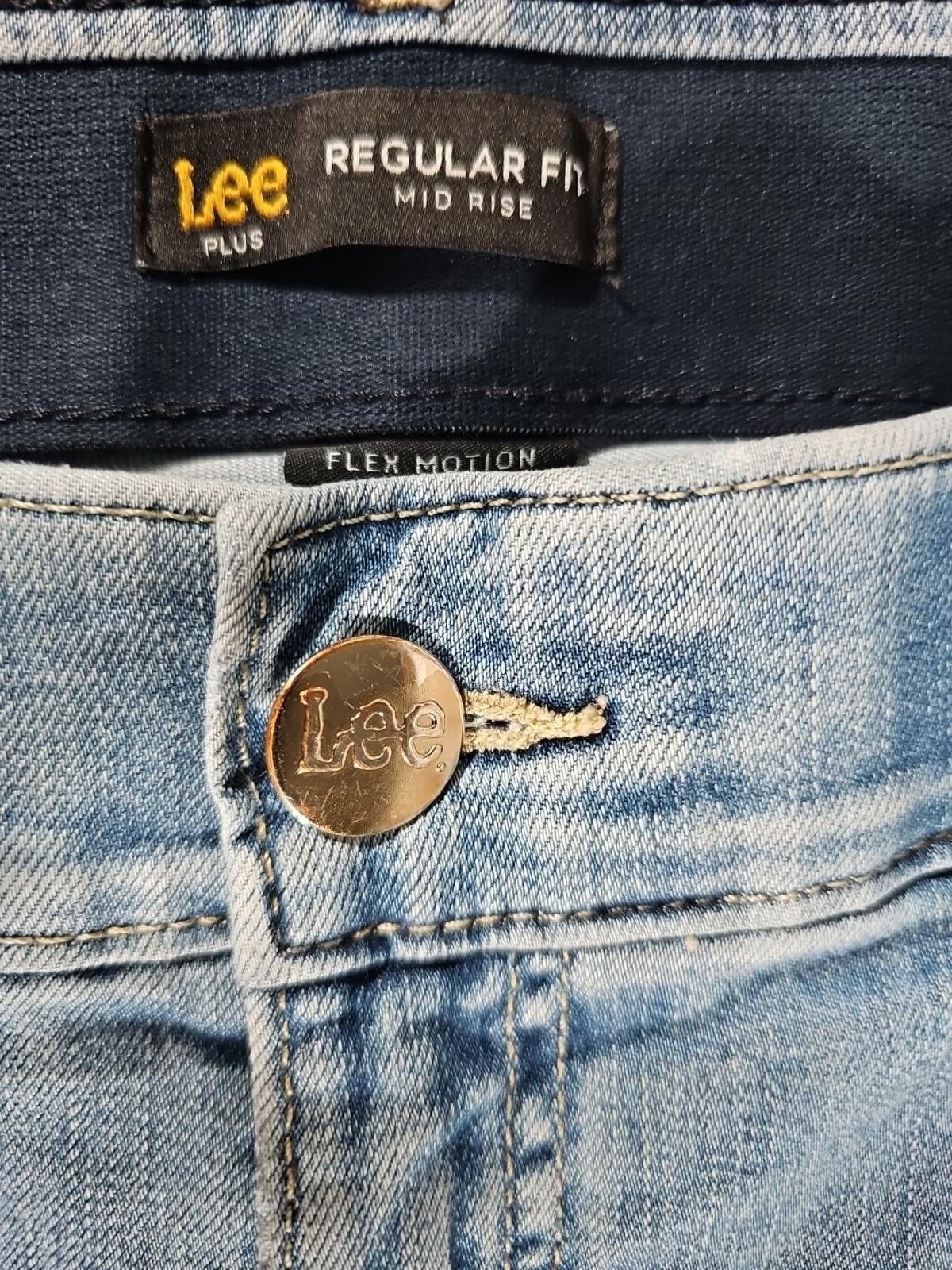 Lee Lee Plus Regular Midrise Flex Motion 18W Jeans Size 40" / US 18 - 2 Thumbnail