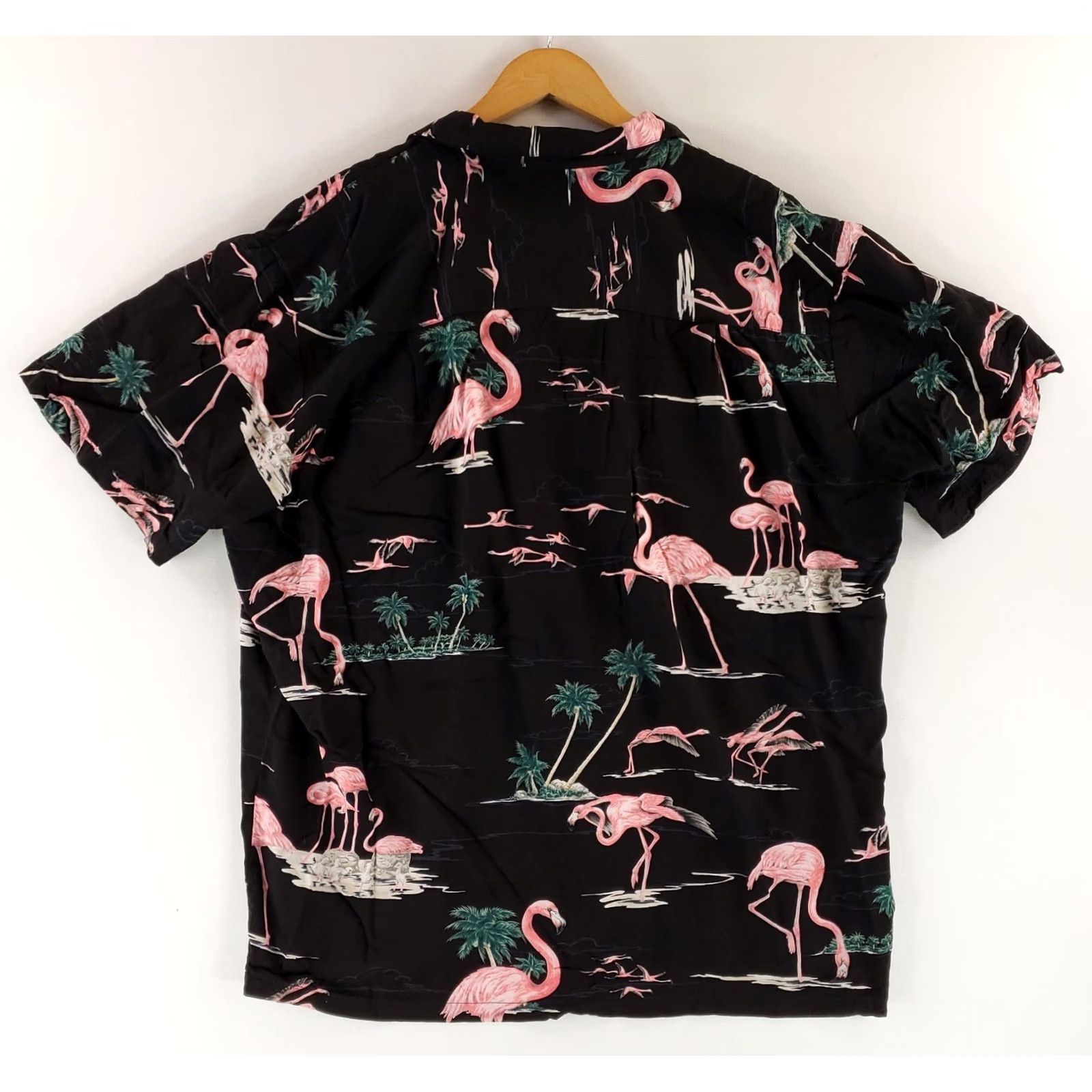 Paradise Found Paradise Found Button Up Hawaiian Shirt Short Sleeve Flamingo Black Mens XXL Size US XXL / EU 58 / 5 - 5 Thumbnail