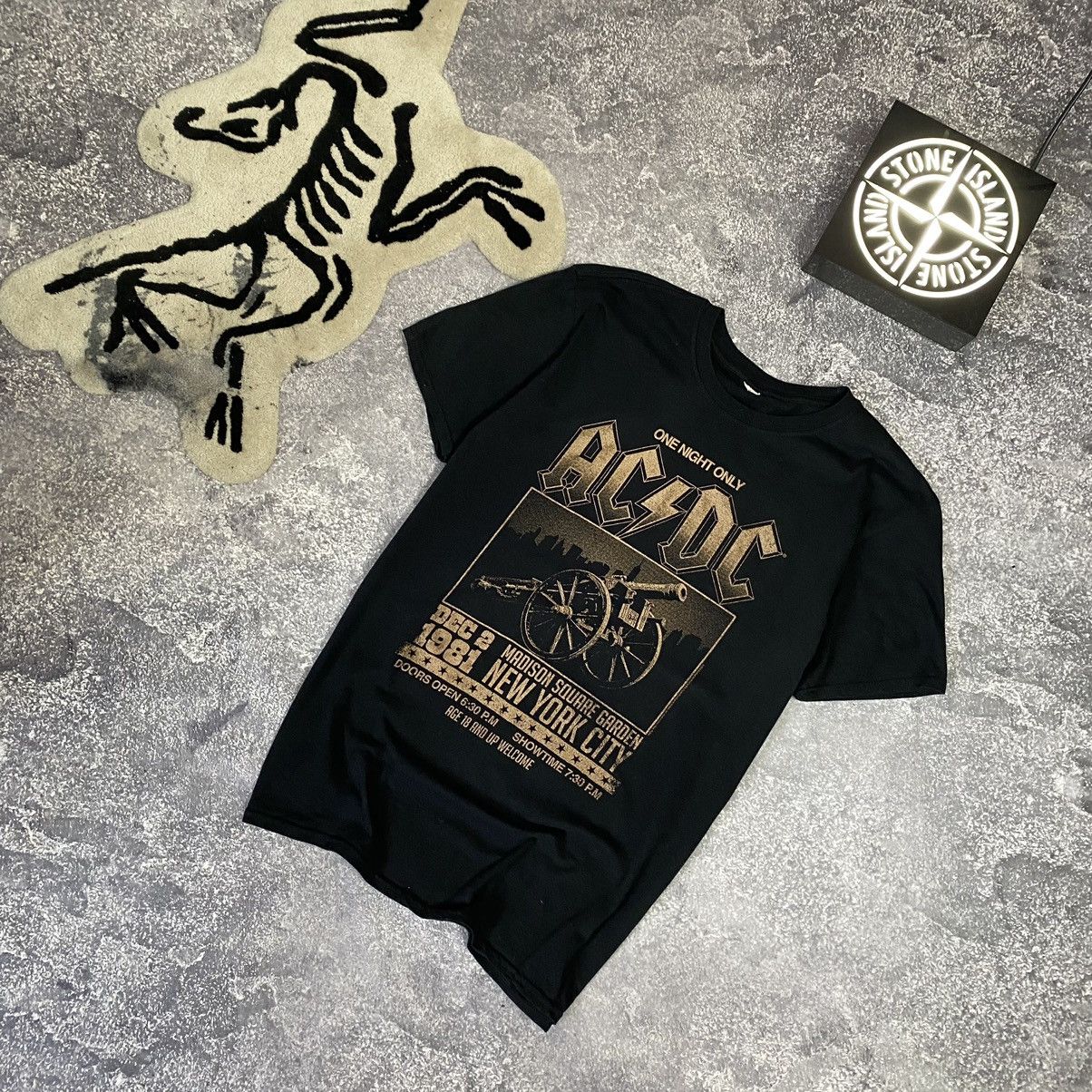 Band Tees Vintage AC/DC One Night Only 2019 rock band tee Size US L / EU 52-54 / 3 - 1 Thumbnail