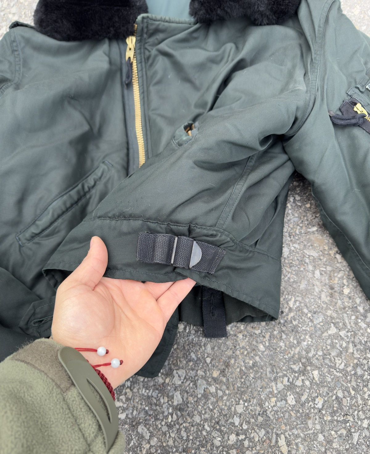 Vintage 1971 Vintage Military Pilot Jacket / Cropped Fit Size US L / EU 52-54 / 3 - 6 Thumbnail