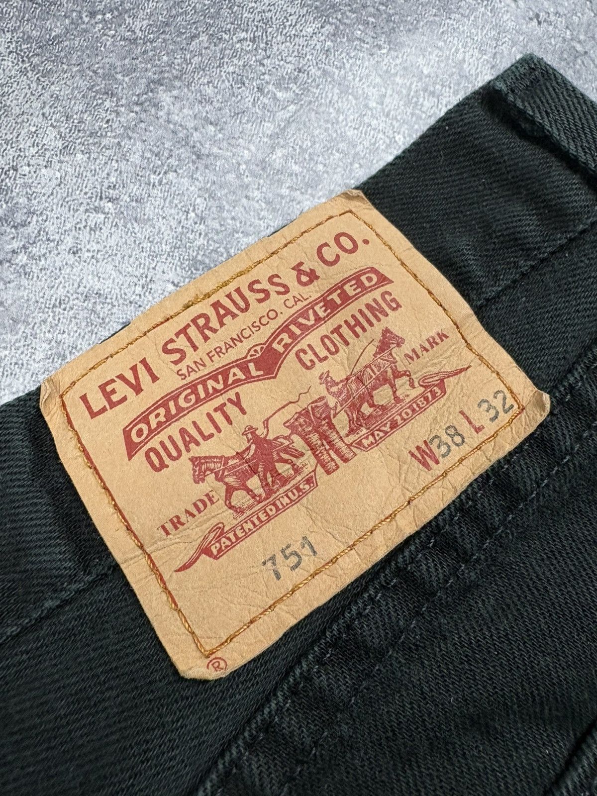 Levi's LEVIS Vintage Black Denim Baggy Jeans Pants Streetwear Hype Size US 38 / EU 54 - 6 Thumbnail