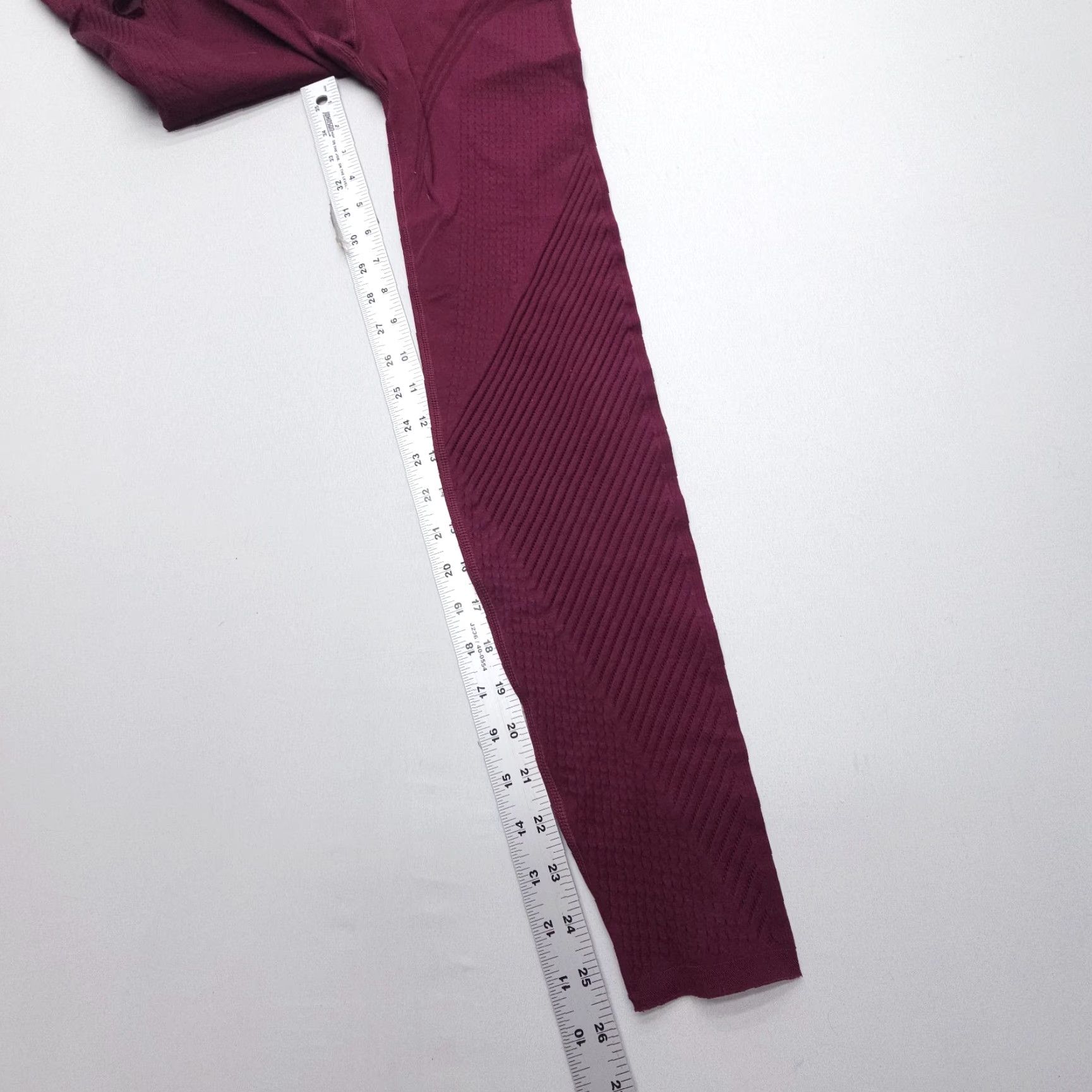 Fabletics Fabletics Sculptknit High-Waisted Legging Port Wine Womens Medium Gym Yoga Size 32" / US 10 / IT 46 - 4 Thumbnail