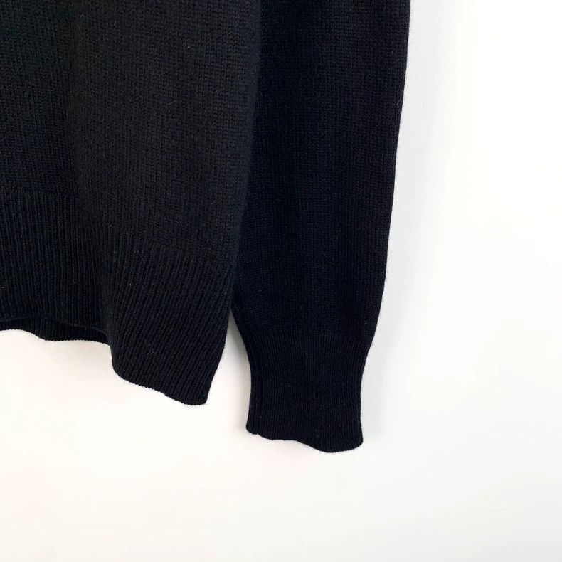 Louis Vuitton Louis Vuitton 22 Black Logo Embroidered Chain Cashmere Cre Size M / US 6-8 / IT 42-44 - 4 Thumbnail