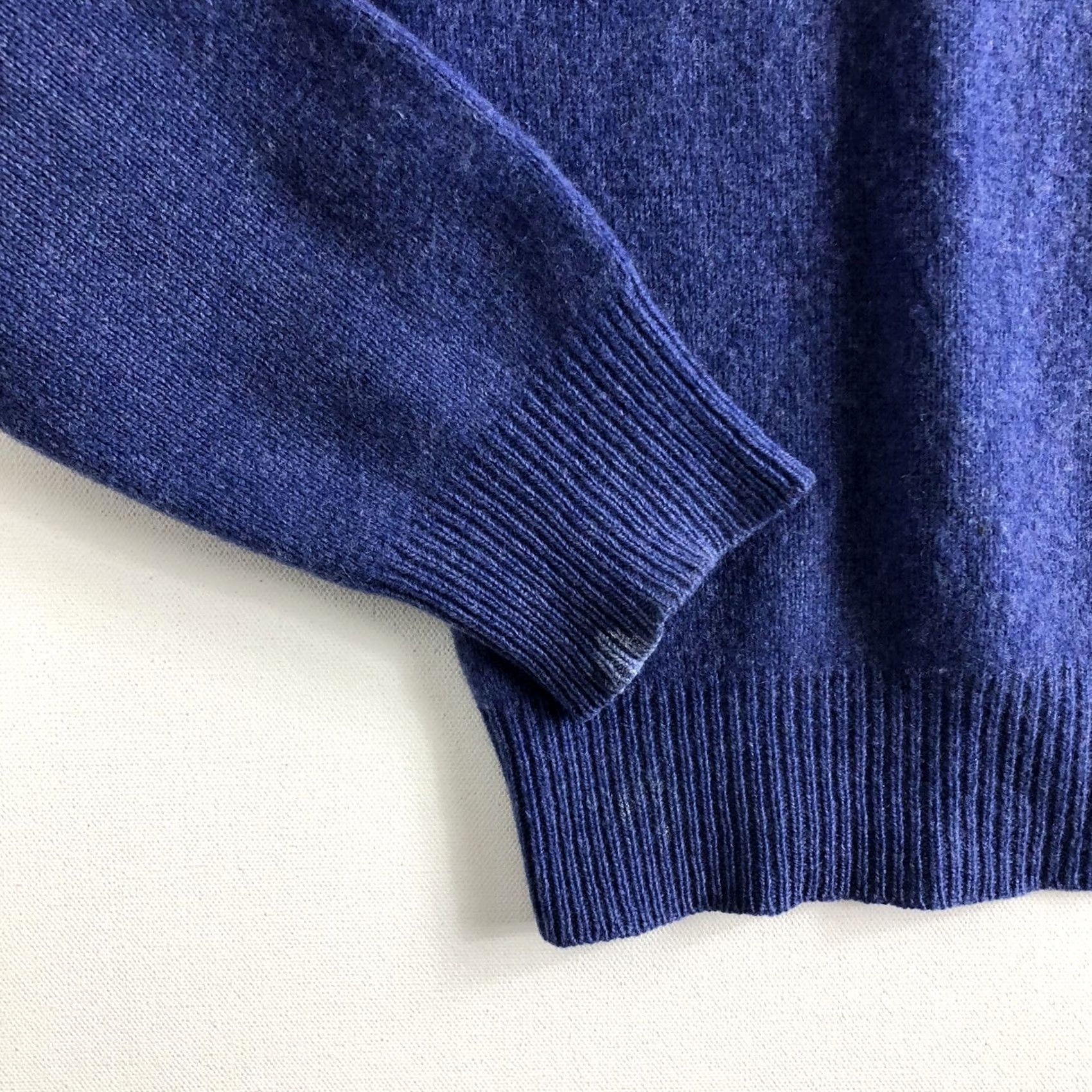 Vintage Grant Thomas Mens Sweater Long Sleeve V-Neck 100% Wool Size L Purple Knit Pullover All Seasons Winter Fall Spring Summer Size US L / EU 52-54 / 3 - 5 Thumbnail