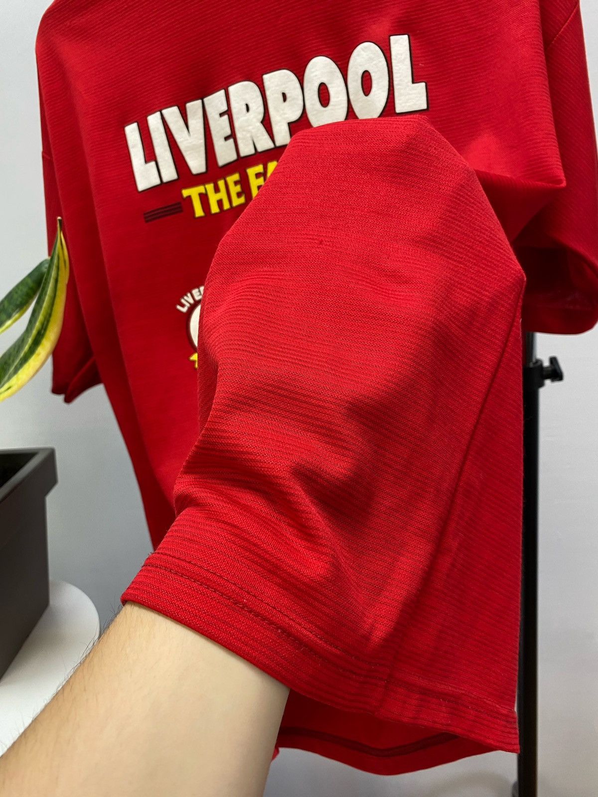Vintage Vintage Liverpool 2001 Famous 5 Cup Winner T-Shirt Jersey Size US XL / EU 56 / 4 - 15 Thumbnail