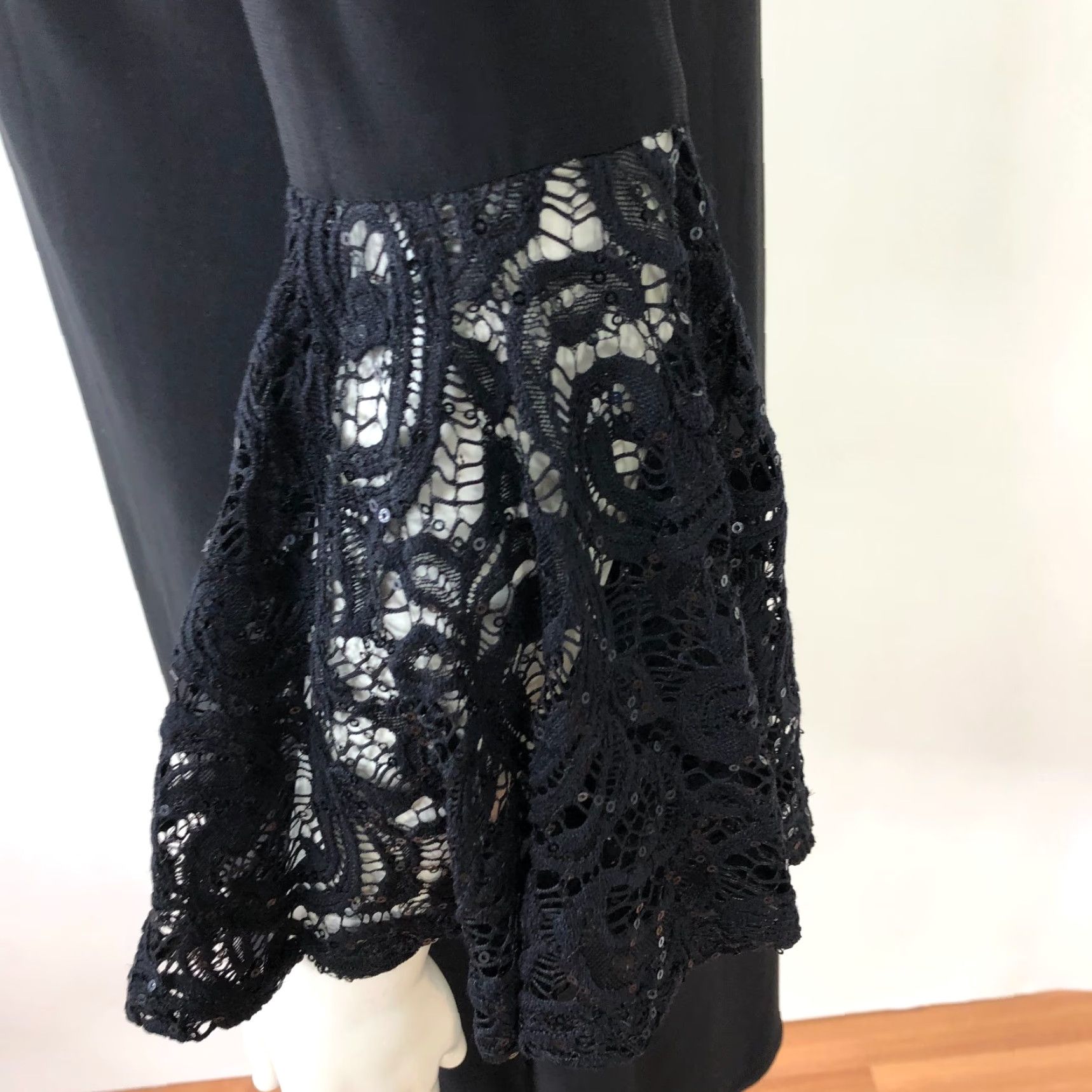 Vintage RM Richards 6 Lace Sequin Bell Sleeve Women's Boat Neck Above Knee Dress Black Size M / US 6-8 / IT 42-44 - 3 Thumbnail