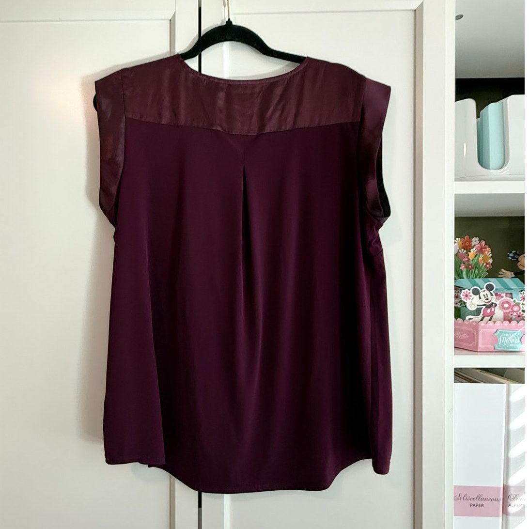 Other Dressbarn Burgundy Blouse Women Sleeveless Satin L - A021 Size L / US 10 / IT 46 - 3 Thumbnail