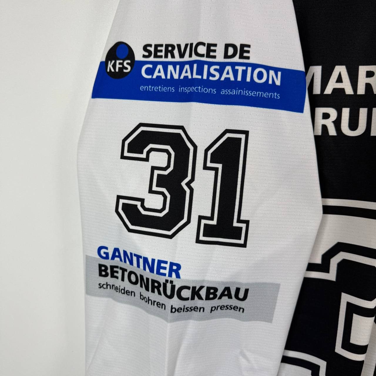 Other SC Bern 2019 Ice Hockey Jersey Sponsor Logos Mens Size XL Size US XL / EU 56 / 4 - 4 Thumbnail