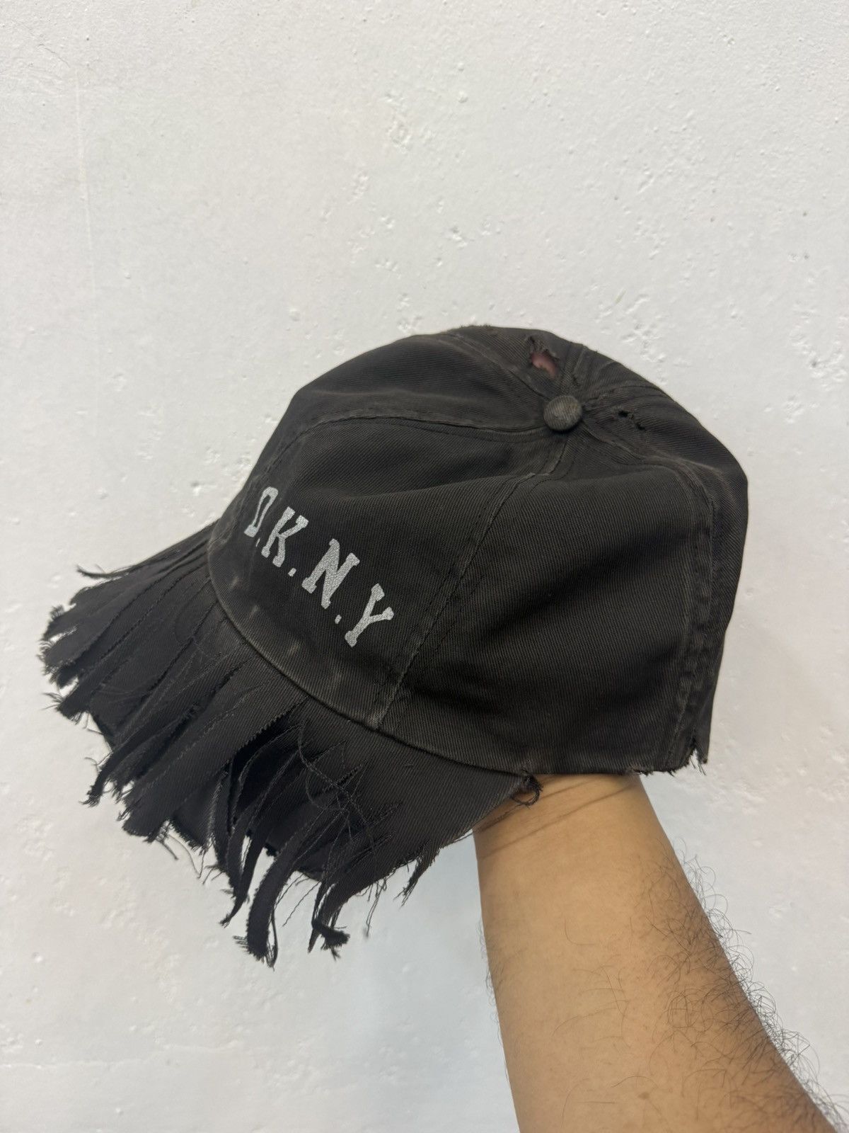 DKNY VTG Destroy Toasted DKNY Distress 6 Panel Hat Size ONE SIZE - 1 Thumbnail