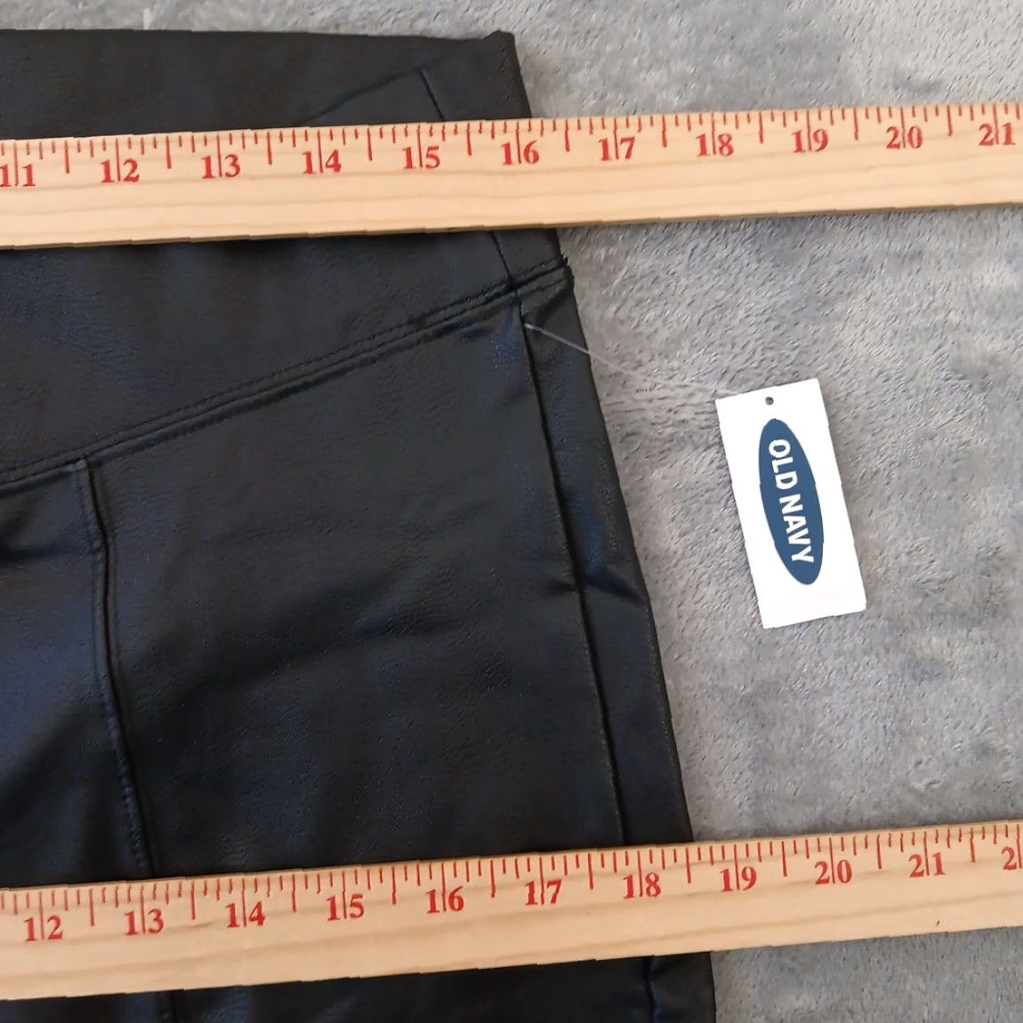 Old Navy **Stevie Ankle Pants Women's Black Faux Leather Large Pull On** User: Stevie Ankle Pants Women's Black Faux Leather Large Pull On Size 36" / US 14 / IT 50 - 2 Thumbnail