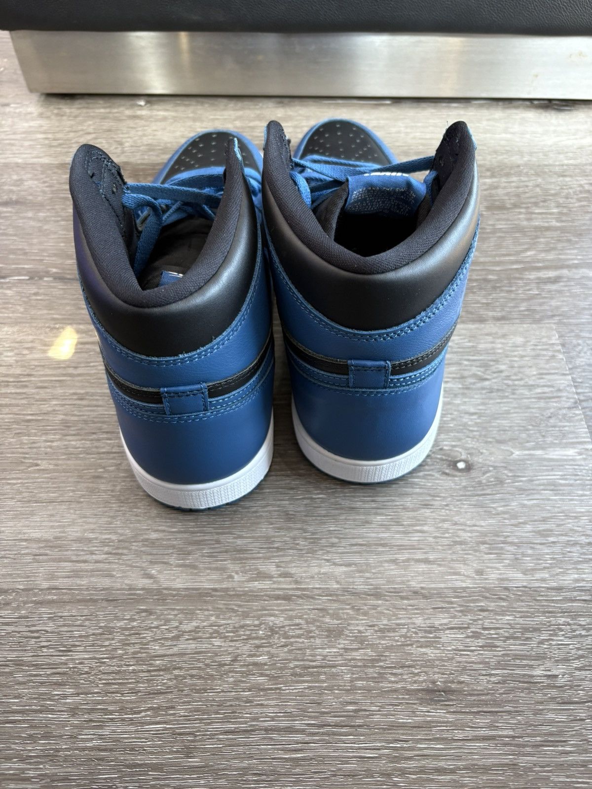 Jordan Brand Air Jordan 1 Retro High OG “Dark Marina Blue” **PRE-OWNED** Size US 11 / EU 44 - 4 Thumbnail