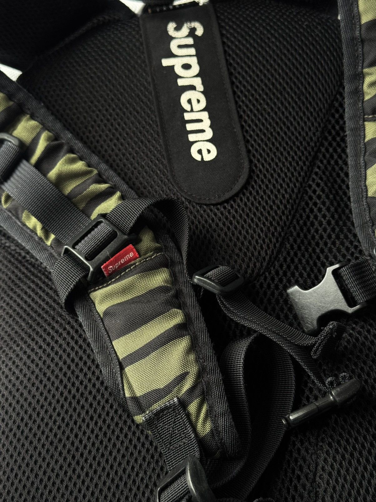 Supreme Vintage Archive Supreme 00s Box Logo Olive Zebra Backpack Size ONE SIZE - 19 Thumbnail